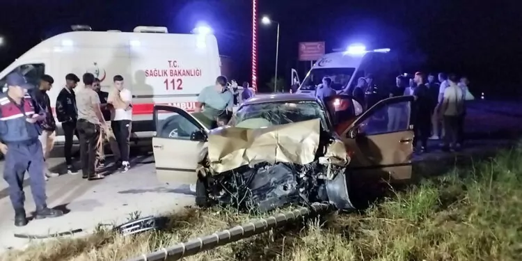 Edirne'de düğün dönüşü kaza; 2'si çocuk 6 yaralı