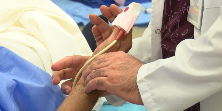 El bileğinden yapılan anjiyo sayesinde sağlığına kavuştu