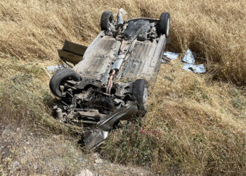Elazığ'da otomobil şarampole devrildi: 6 yaralı