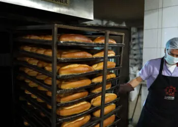 Elbistan belediyesi halk ekmeğini ücretsiz yaptı