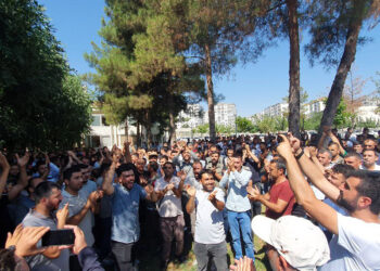 Enerji şirketi çalışanları, iş yavaşlatma eylemi başlattı