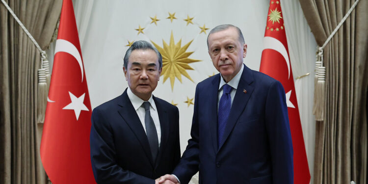 Erdoğan Çin Dışişleri Bakanı Yi'yi kabul etti