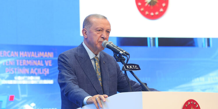 Erdoğan'dan Kıbrıs çağrısı: Siyasi kısıtlamaları kaldırın