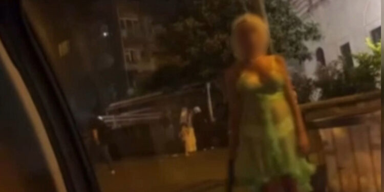 Fatih'te kadınlara yangın tüpüyle saldırdılar