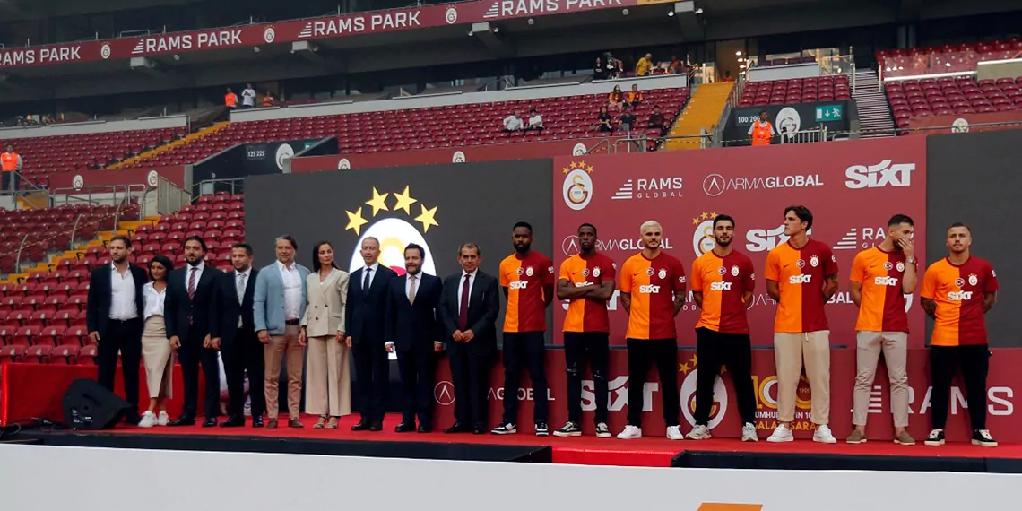 Galatasarayda yeni transferler icin imza toreni duzenledis - spor haberleri - haberton