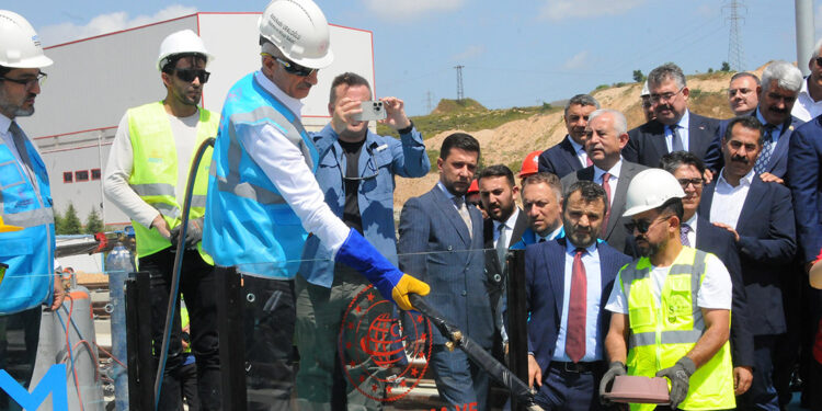 Gebze OSB-Darıca Sahil Metro Hattı'nda ilk kaynak yapıldı
