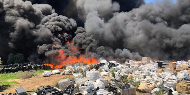 Geri dönüşüm tesislerindeki yangınlara hızlı müdahale edilmeli 