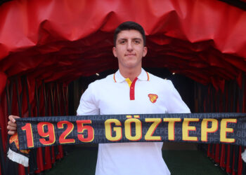 Göztepe Taha Altıkardeş'le imzaladı