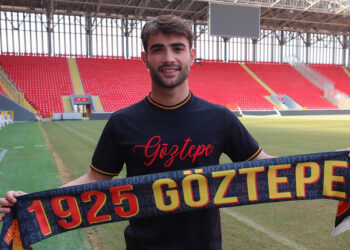 Göztepe'de Ogün Bayrak imzaladı