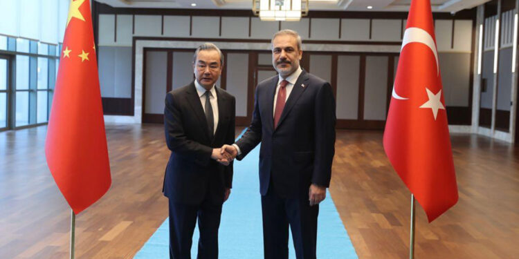 Hakan Fidan Çinli mevkidaşı Yi ile görüştü