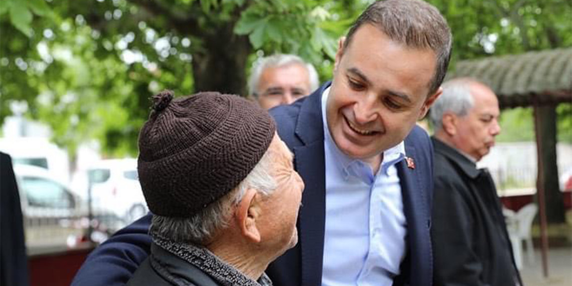 CHP Yerel Yönetimlerden Sorumlu Genel Başkan Yardımcısı Ahmet Akın, Ulusal Süt Konseyi’nce 11,5 TL olarak açıklanan çiğ süt fiyatının artan maliyetler altında ezilen üreticiler için hayal kırıklığı olduğunu söyledi. 