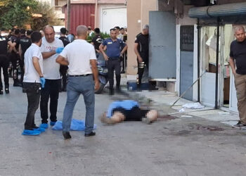 İki komşusuna pompalı ile ateş açıp intihar etti