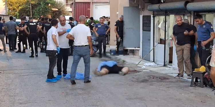 İki komşusuna pompalı ile ateş açıp intihar etti