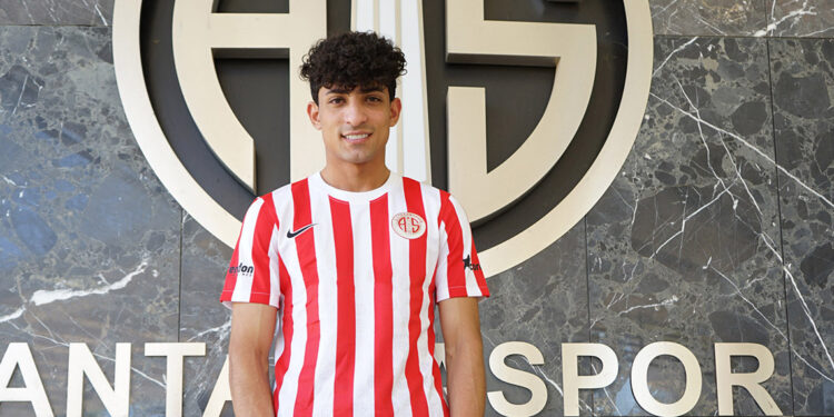 Iraklı Ali Jasim, 3 yıllığına Antalyaspor'da