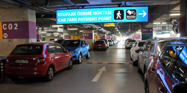 İstanbul Havalimanı otoparkında yer kalmadı