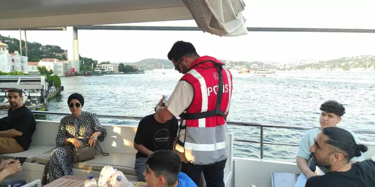 İstanbul'da denizde kaçak göçmen denetimi