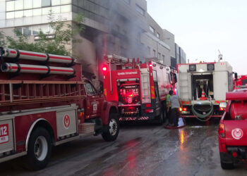 İzmir'de, tekstil atölyesinde çıkan yangın korkuttu