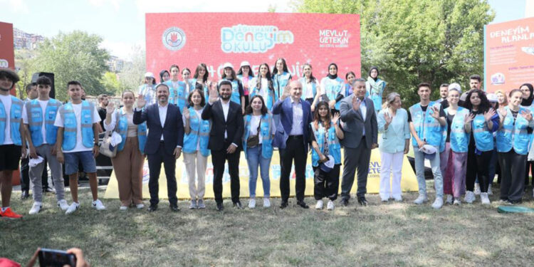 Kağıthane'de Deneyim Okulu'nun yeni dönemi başladı