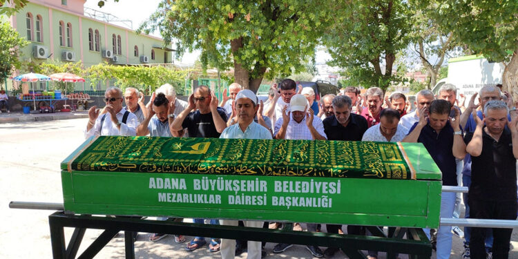 Karışan cenaze, yeniden toprağa verildi