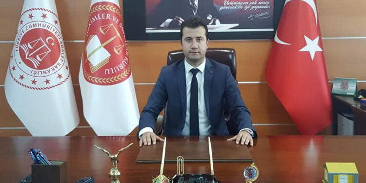 Kitap okuyup, LÖSEV'e bağış yaparak uzlaştılar