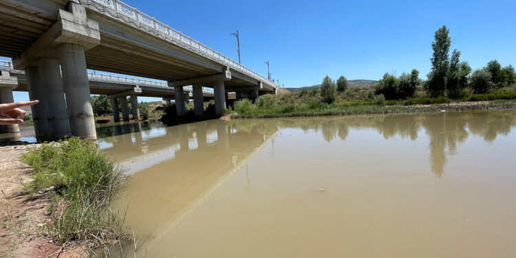 Kızılırmak Nehri'ne akan sızıntı fuel-oil çıktı