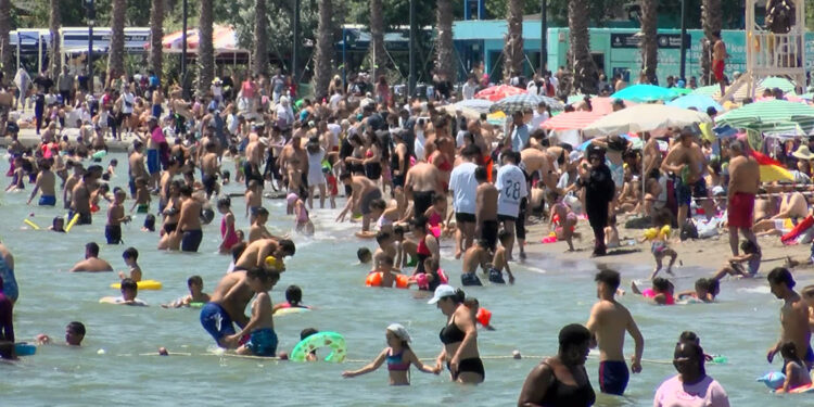 Kurban Bayramı'nın son gününde plajlar doldu taştı