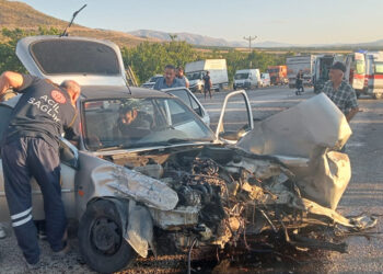 Malatya'da iki otomobil çarpıştı: 1 ölü, 6 yaralı