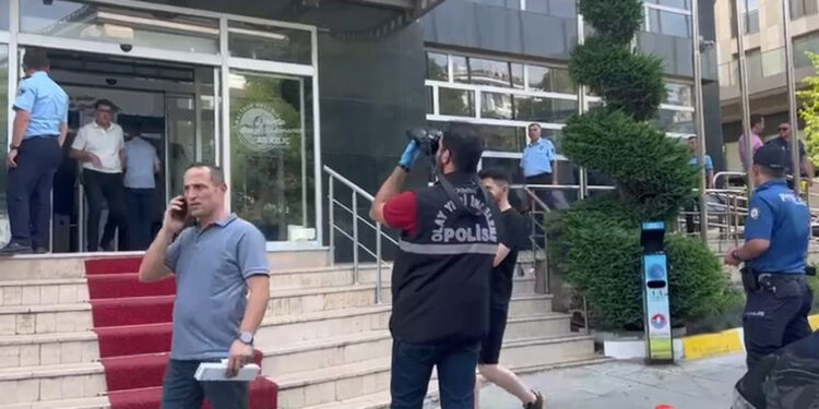 Maltepe Belediyesi'nde silah sesleri