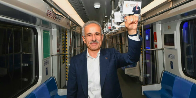 Marmaray'ı 10 yılda 1 milyar kişi kullandı