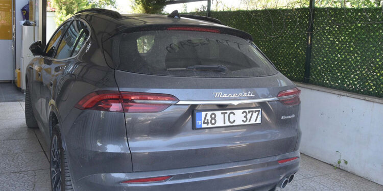 Maseratili polis memuru açığa alındı 