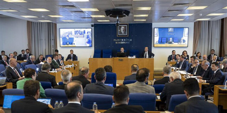 Memur maaşı düzenlemesi kabul edildi