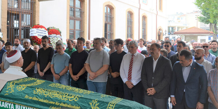 Milli sporcu Mete Gazoz'un dedesi toprağa verildi