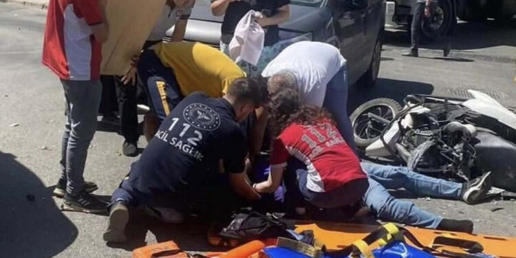 Minibüsle çarpışan kurye hayatını kaybetti