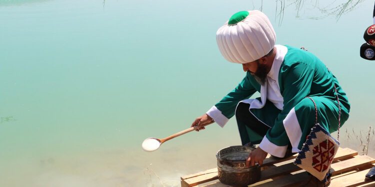 Nasreddin Hoca, göle maya çalınarak anıldı