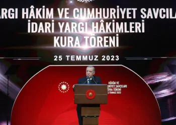 Önceliğiimiz türkiye'yi darbe anayasasından kurtarmak
