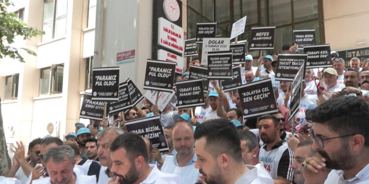 Öz Sağlık-İş Sendikası üyeleri eylem yaptı