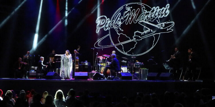 Pink Martini İstanbul’da sevenleriyle buluştu