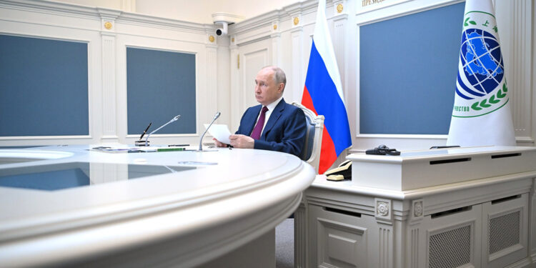 Putin: Rus halkı kenetlenmiş durumda