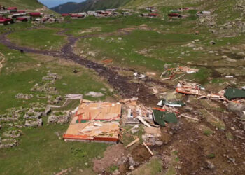 Rize yaylalarında kar kalktı; 12 evin yıkıldığı belirlendi