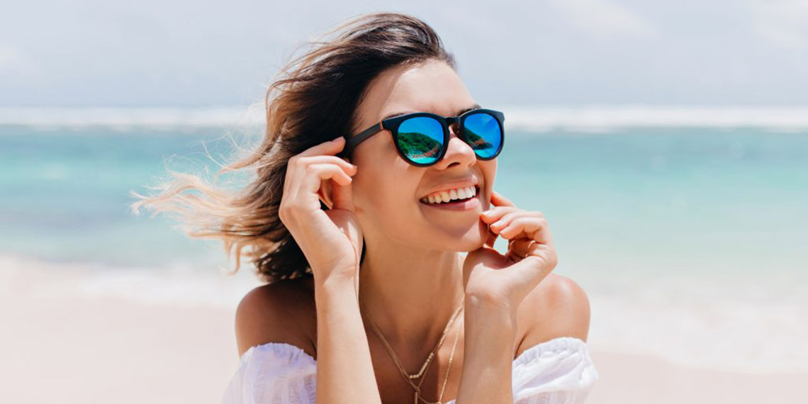 Sahte güneş gözlükleri konusunda uyarılarda bulunan Göz Hastalıkları ve Cerrahisi Uzmanı Op. Dr. Orkun Özkan, “Sahte güneş gözlükleri katarakt, sarı nokta hastalığı ve göz alerjilerinin yanı sıra körlüğe de davetiye çıkarıyor" dedi.