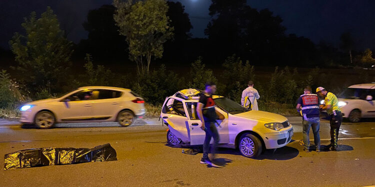 Samsun'da 2 otomobil çarpıştı: 3 ölü, 2 yaralı