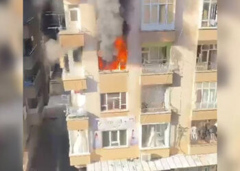 Şanlıurfa'da 6 katlı binada yangın