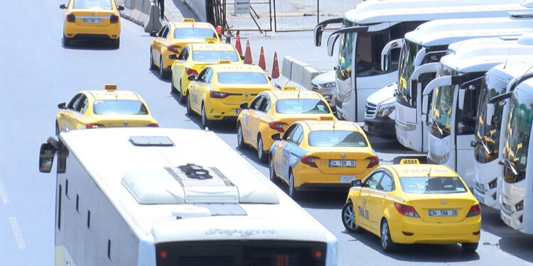 Taksilerde kısa mesafe ücreti karmaşası  