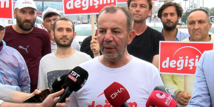 Tanju Özcan: Büyük kitleler sizi istifaya davet edecek