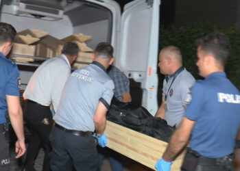 Tartıştığı kadını bıçaklayarak öldürdü