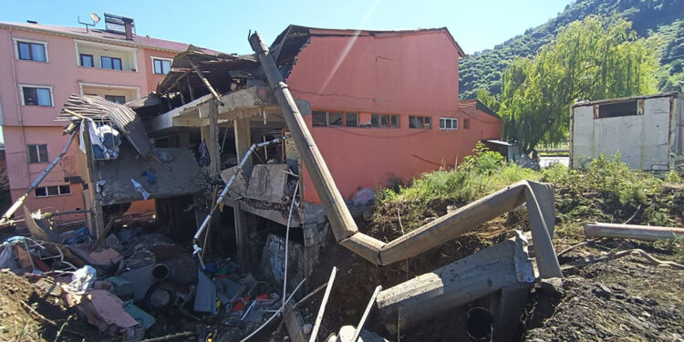 Temizlik işletmesinin buhar kazanında patlama