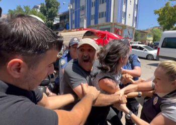 Tunceli'de izinsiz açıklama yapan gruba müdahale; 6 gözaltı