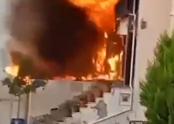 Tuzla'da tekstil atölyesi alev alev yandı