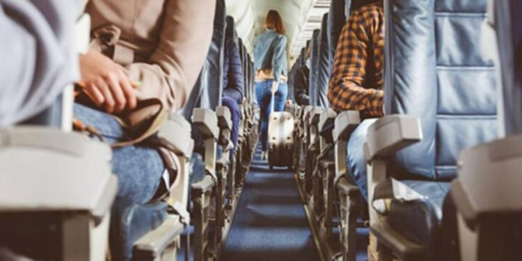 Uçakta taciz iddiası: 3 gözaltı 