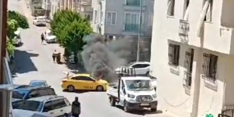 Ümraniye'de takside yangın